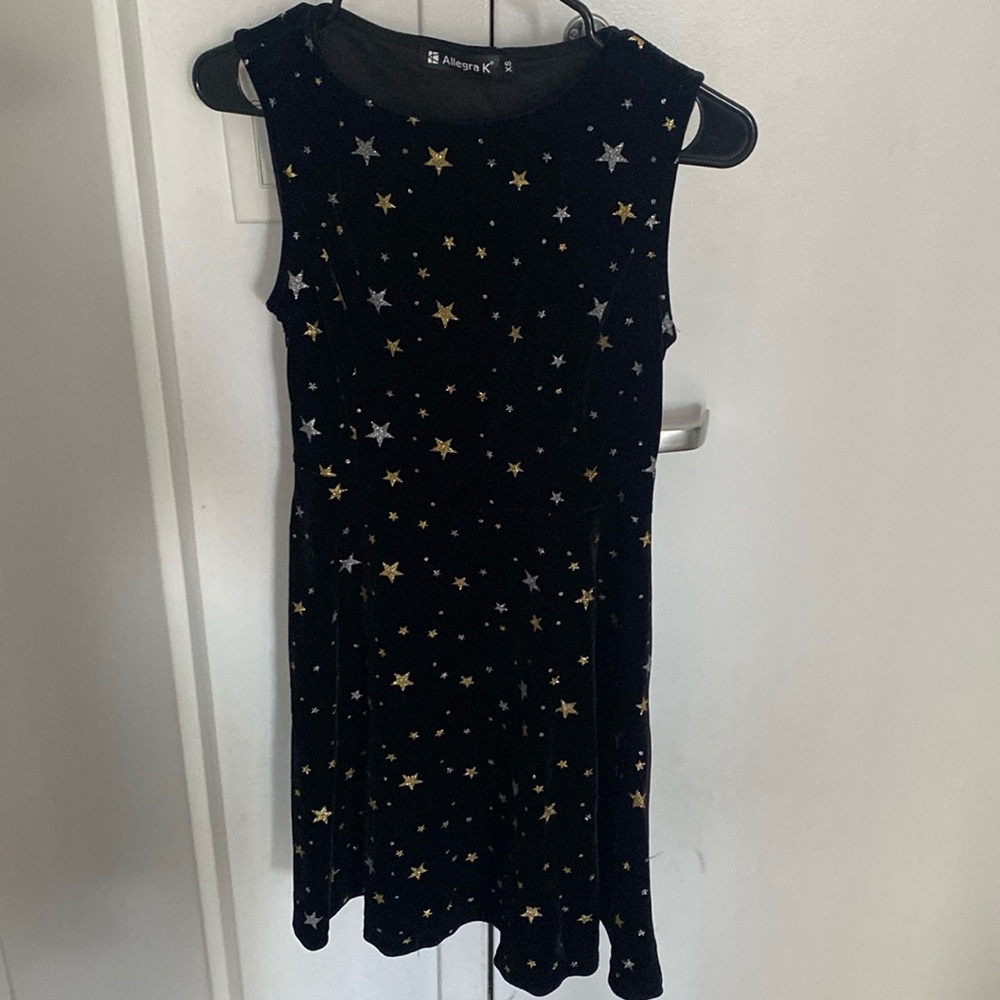 Adorable black star dress- perfect condition
